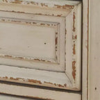 Table de chevet à un tiroir, blanc ébréché, style cottage avec finition deux tons antiquée