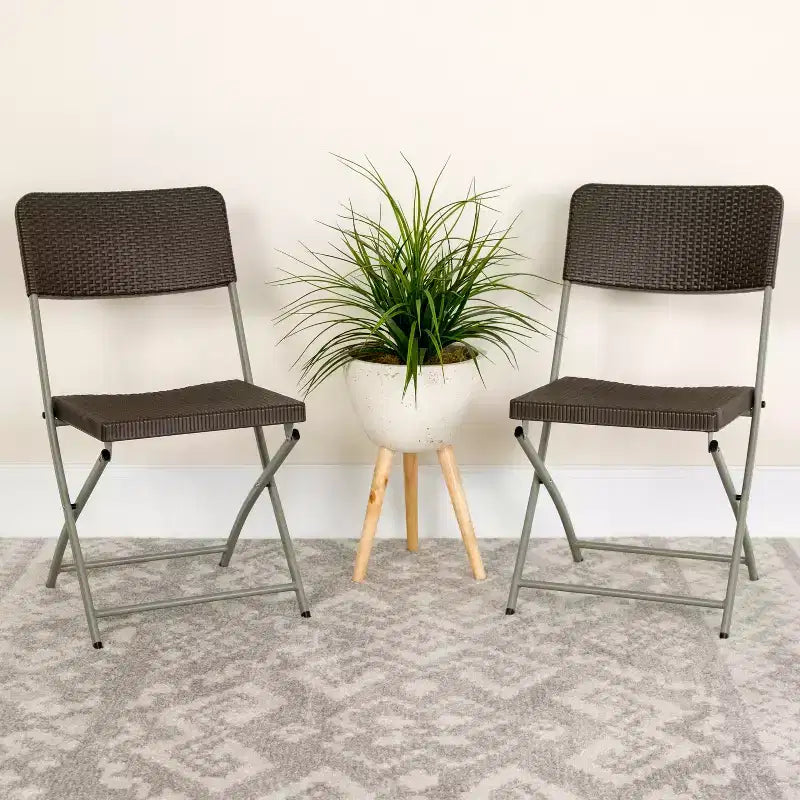 Chaise pliante en plastique rotin marron (lot de 2) avec cadre en acier gris, capacité de 200 kg